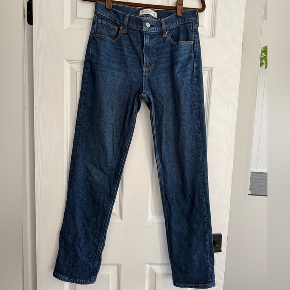 Mid Rise 90s Straight Jean - Picture 6 of 7